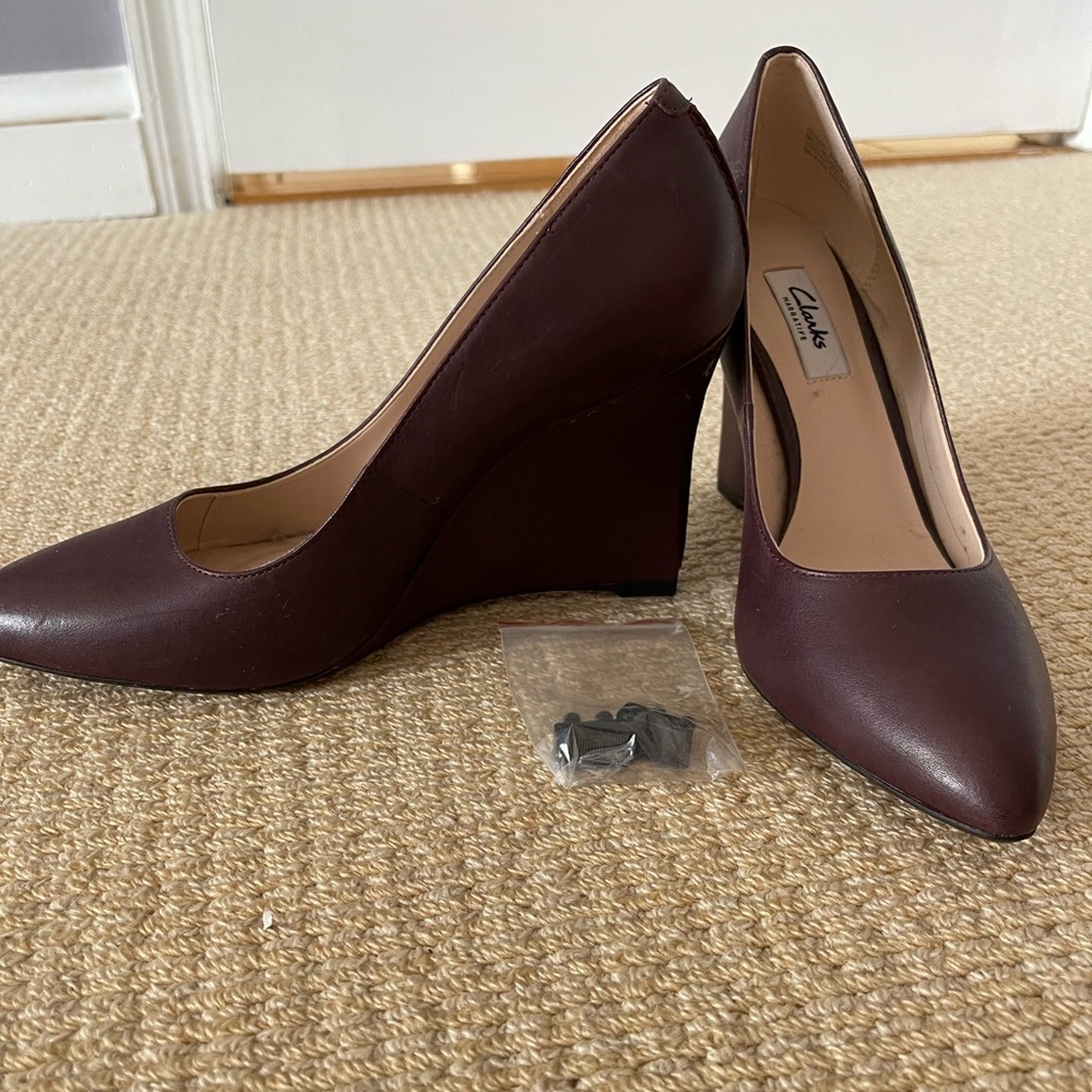 Clarks Women's Azizi Isis Wedge Shoes